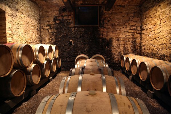 Comment intégrer un système de contrôle d'humidité pour une cave à vins?